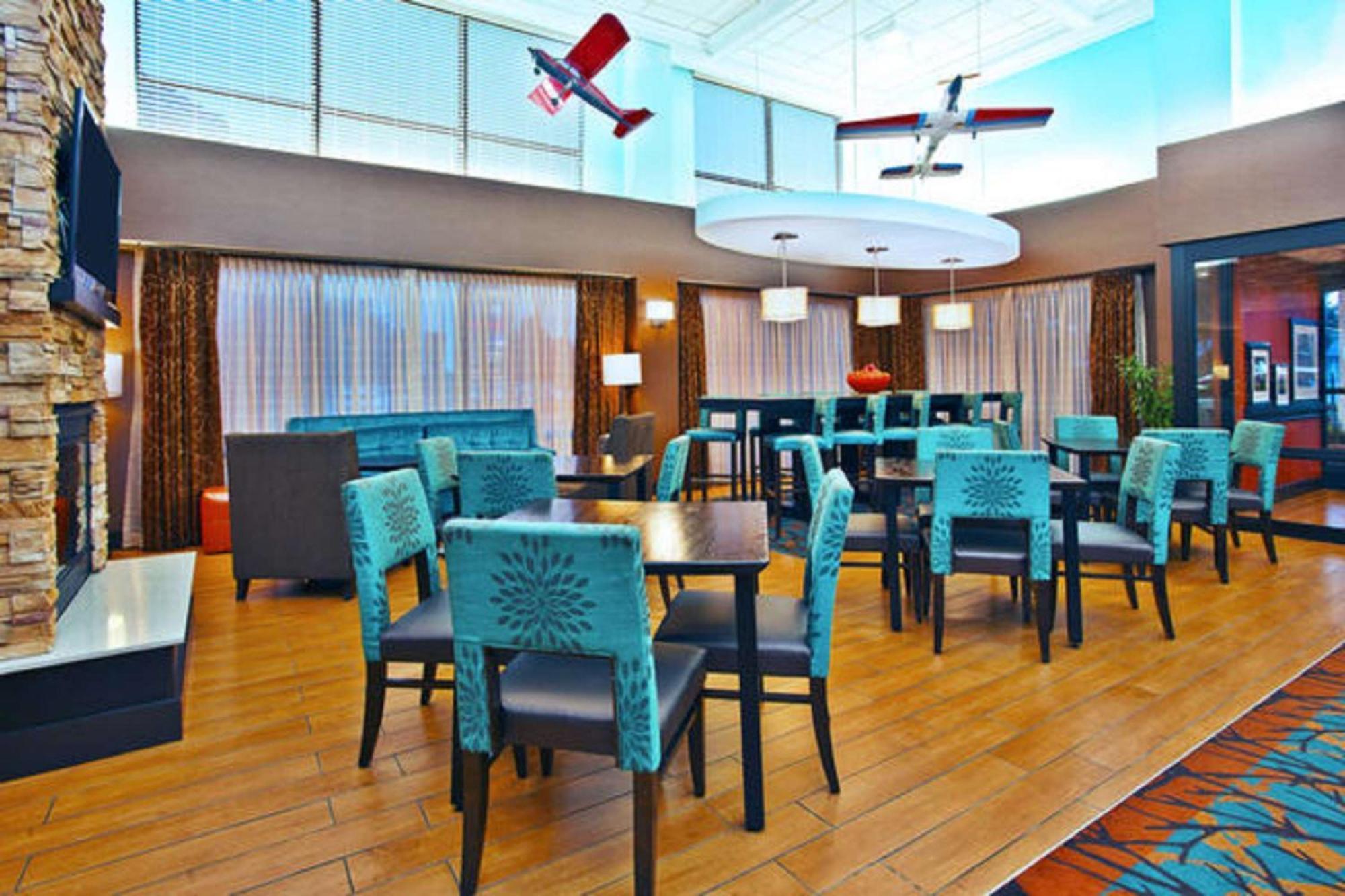 Hampton Inn Chicago-Midway Airport Bedford Park Exteriör bild